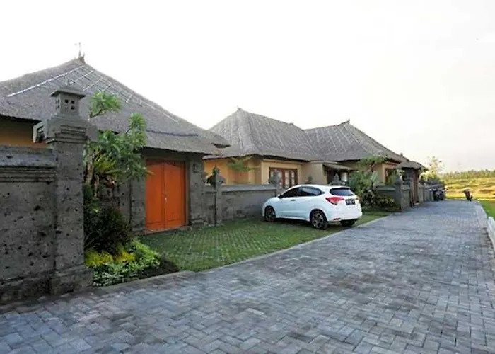 Medewi Surf Luxury Отель типа "постель и завтрак" 3*